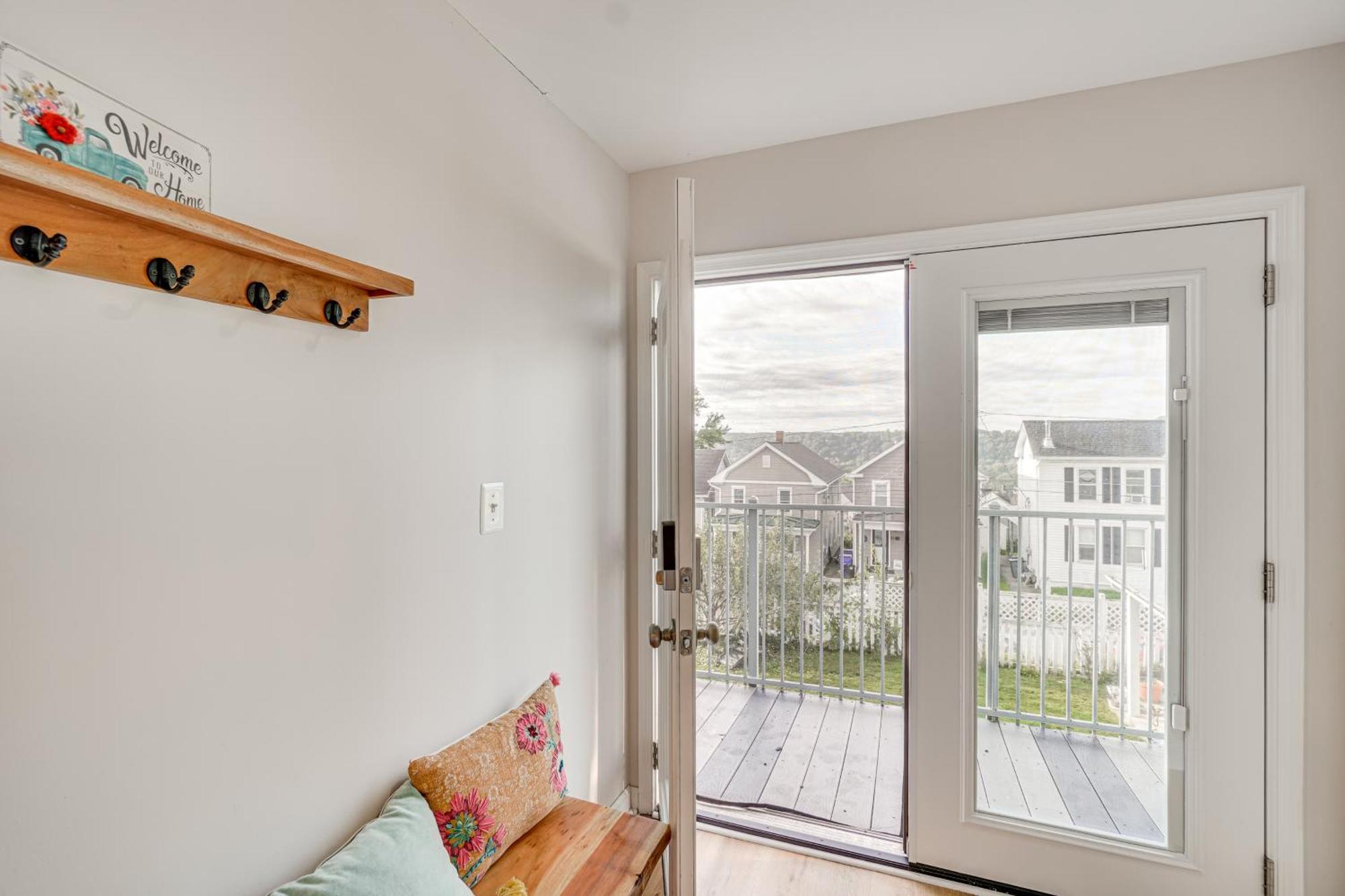 Epic Brunswick Apartment, Deck With Private Hot Tub! Εξωτερικό φωτογραφία