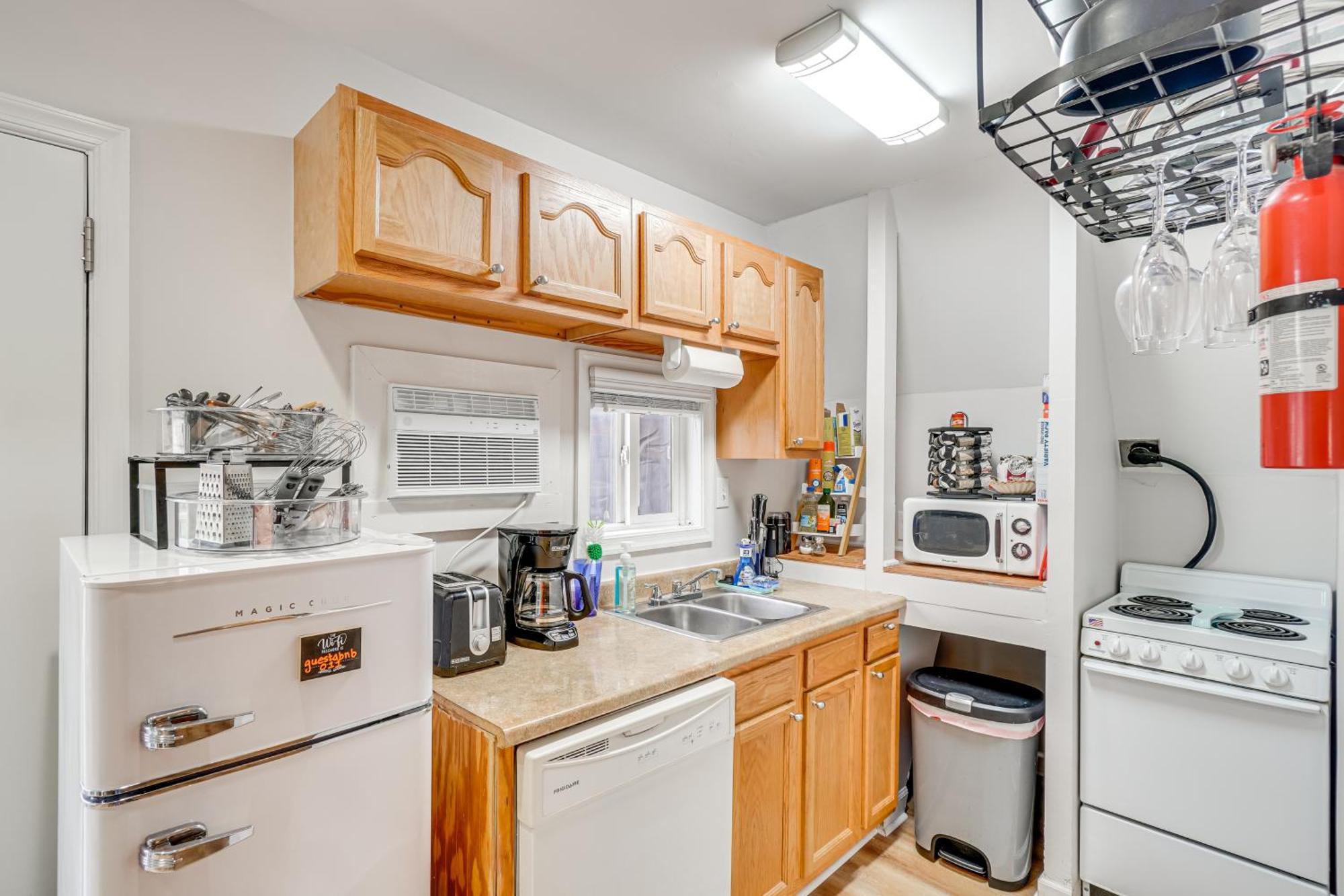 Epic Brunswick Apartment, Deck With Private Hot Tub! Εξωτερικό φωτογραφία